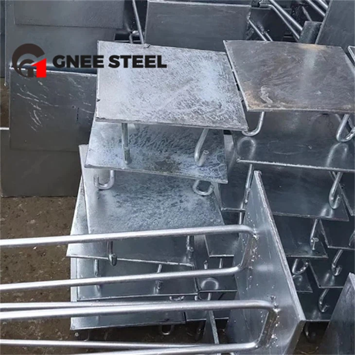 Construcció de peces encastades de formigó